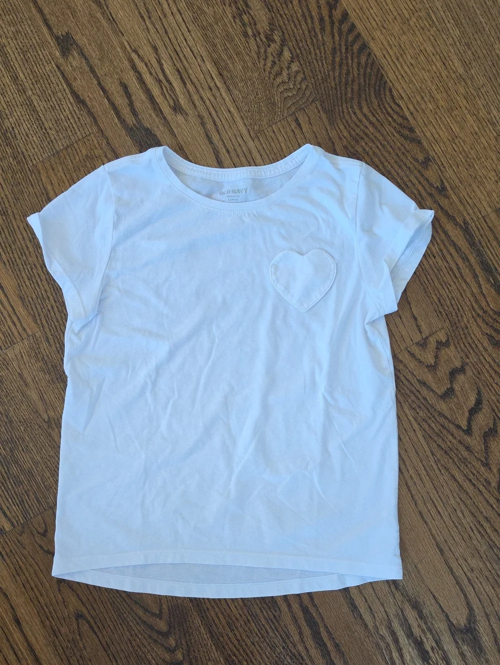 NWOT Old Navy White Girls Short Sleeve Tee with Heart Patch